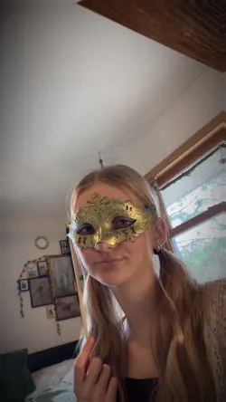 Decorate mask w/ me