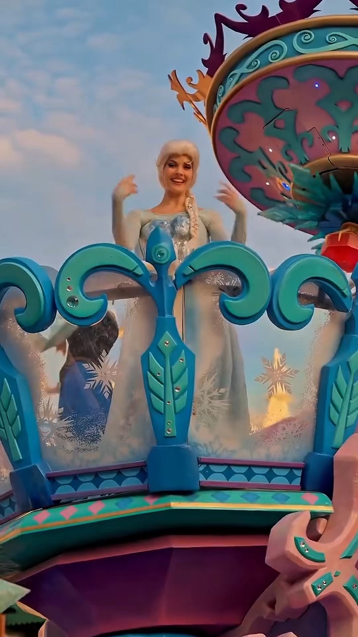 perjalanan disneyland