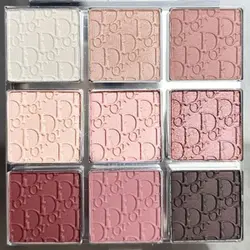 Eye shadow palettes