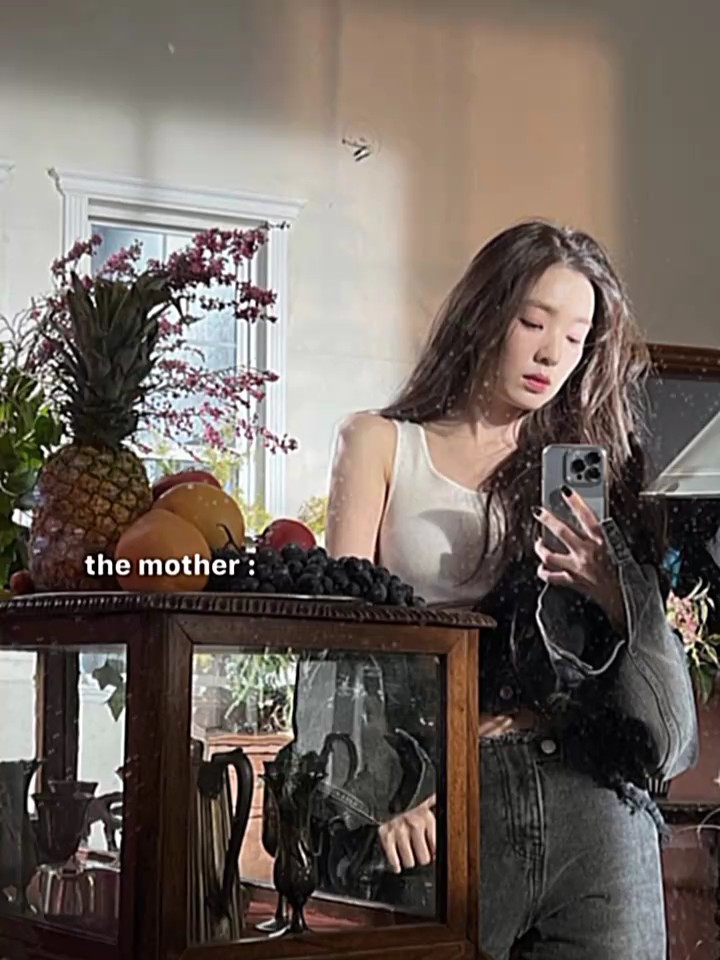 A MÃE E A 