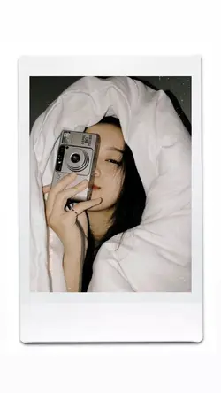 polaroid photo 