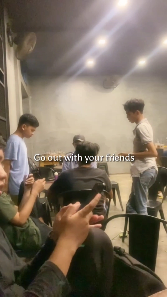 lumabas kasama ang iyong 