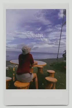POLAROID