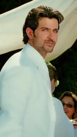 dipandangi Hrithik 