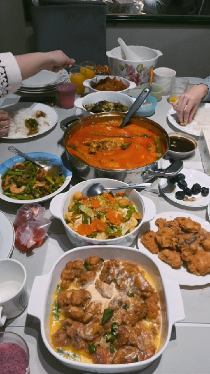 Makan besar keluarga