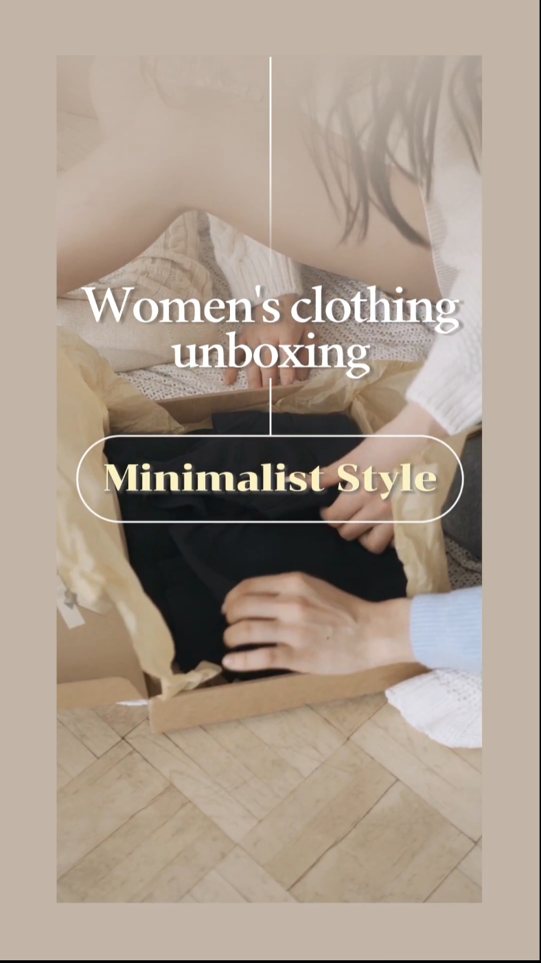 Déballage de vêtements pour femmes dans un style minimaliste