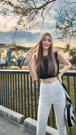 เลื่อนช้าๆ1รูปงับ💗💗