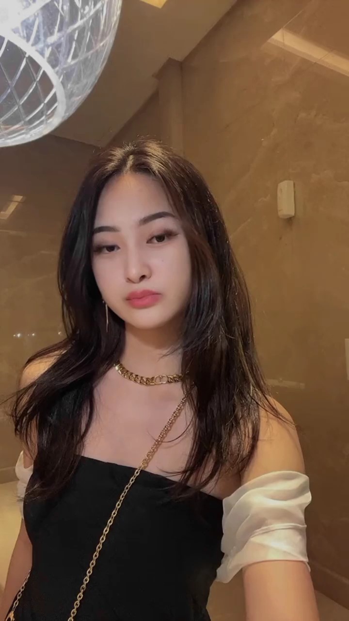 1 vidéo + 3 photos 