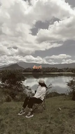 dari kejauhan 