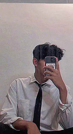 mirror selfie 
