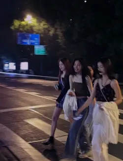 เพื่อนน><