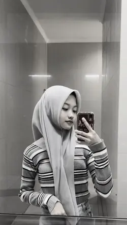 mirror selfie