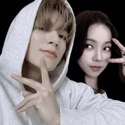 Foto With Jeno
