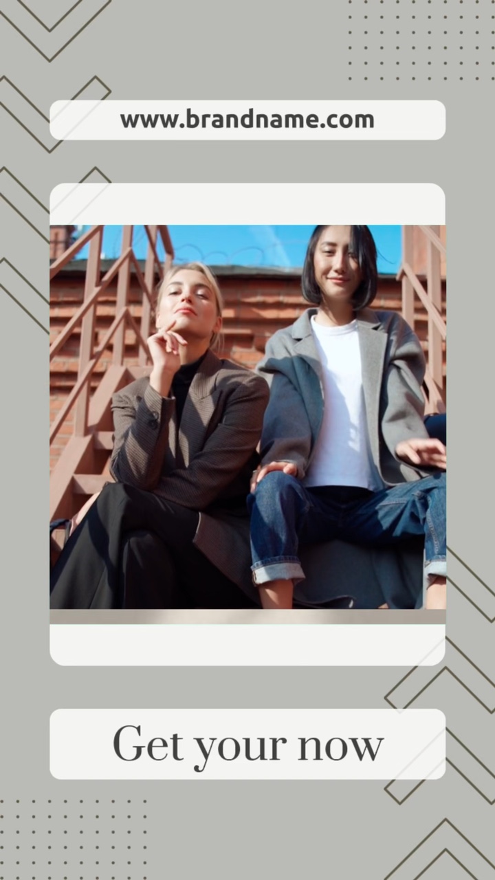 Ropa y accesorios comercio electrónico rebajas de verano en redes sociales IU Estilo