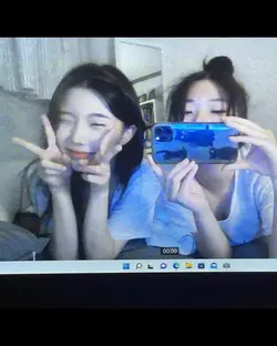 꽉 붙들고 있는 손