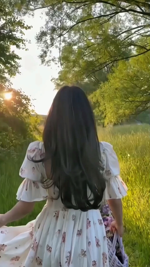 CINNAMON GIRL 3 CLIP