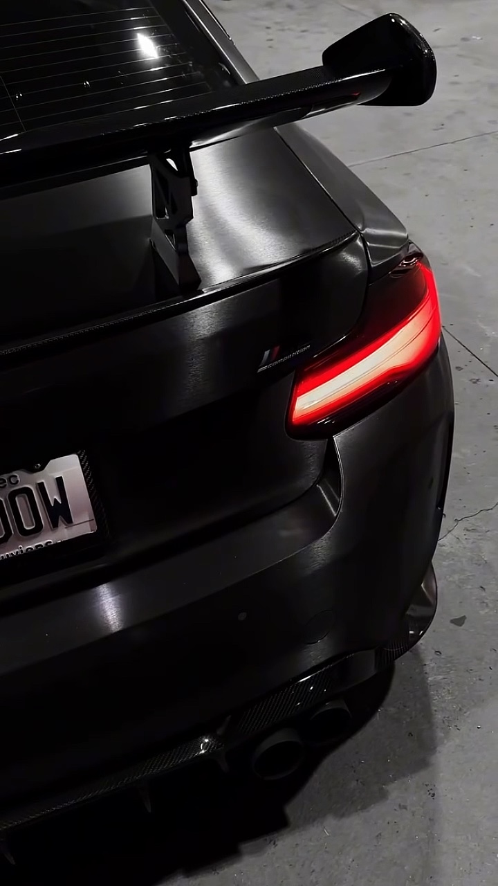 [[MODÈLE BMW]] 