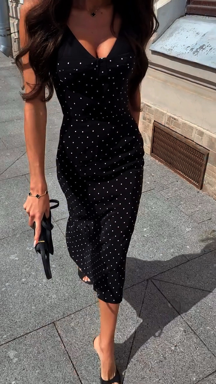 Gaun Polka