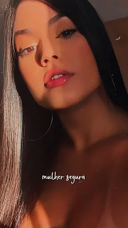 Mulher segura 🎵⛏️