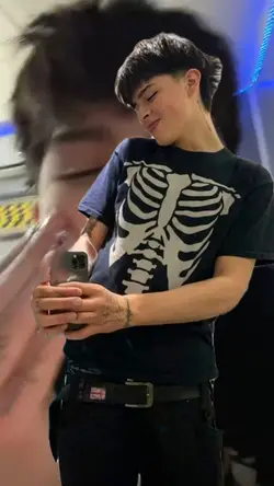 ฮัลโหลๆมีใครอยู่มั้ย