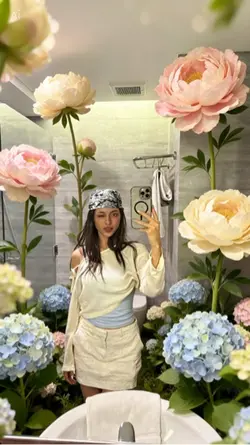 Giant Flower Ai