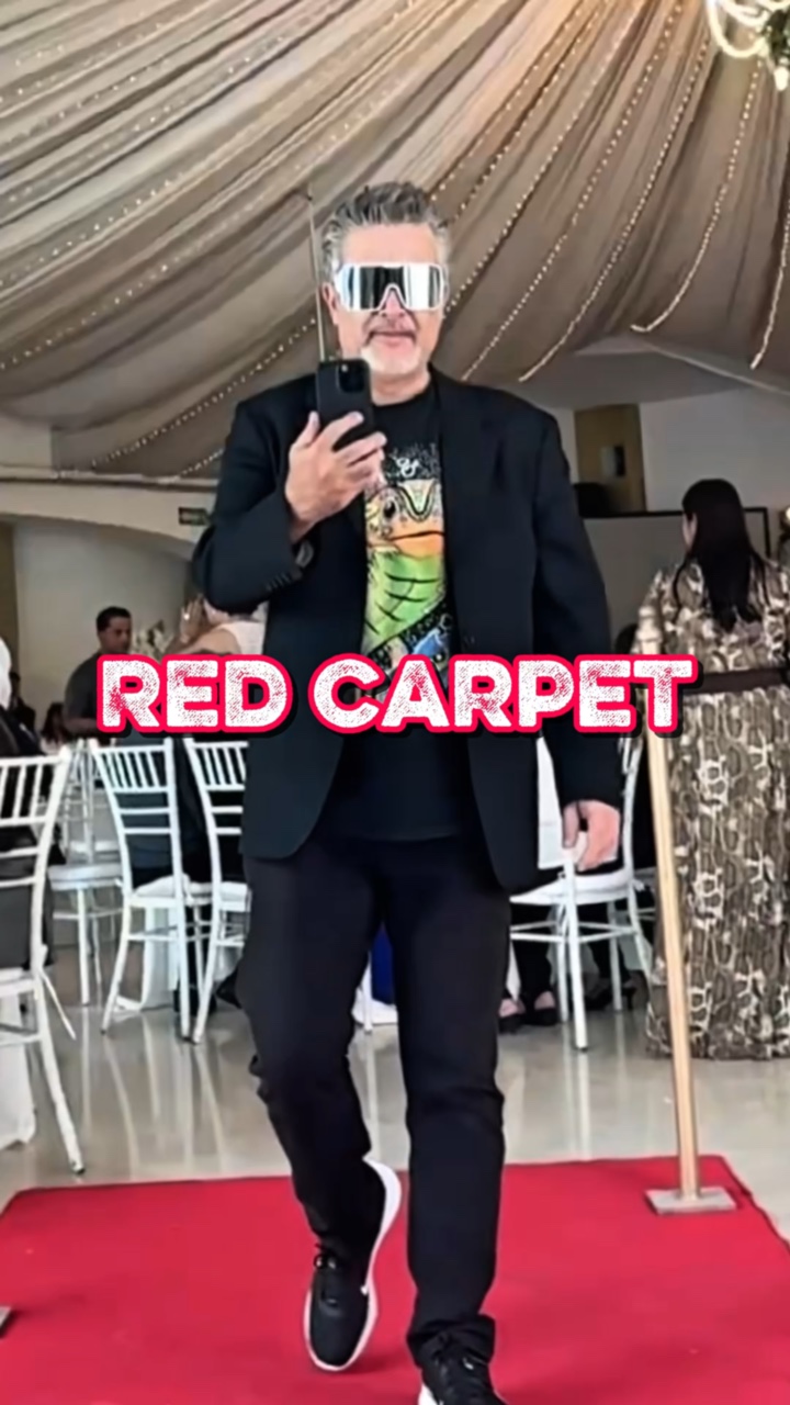 Tapete vermelho.