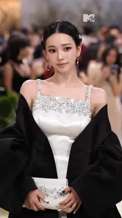 KARINA MET GALA 26 