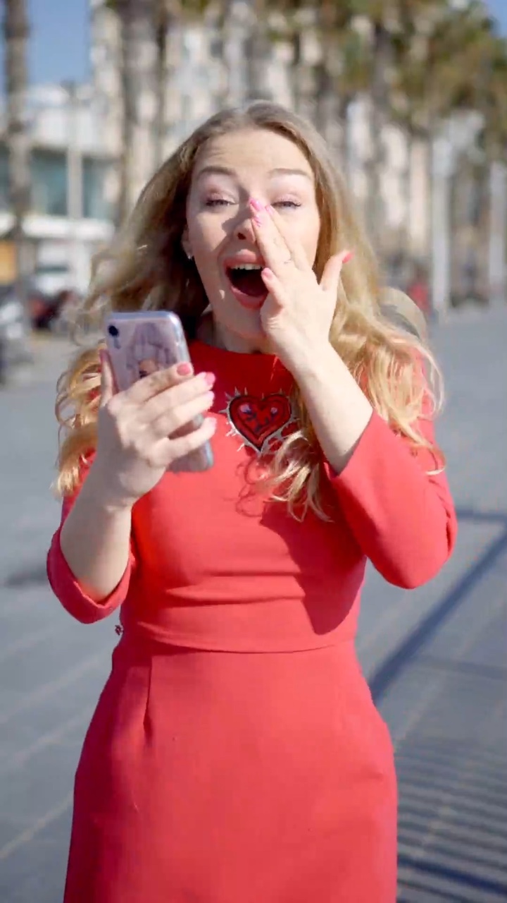 Storytelling Products Display for Makeup TT Style