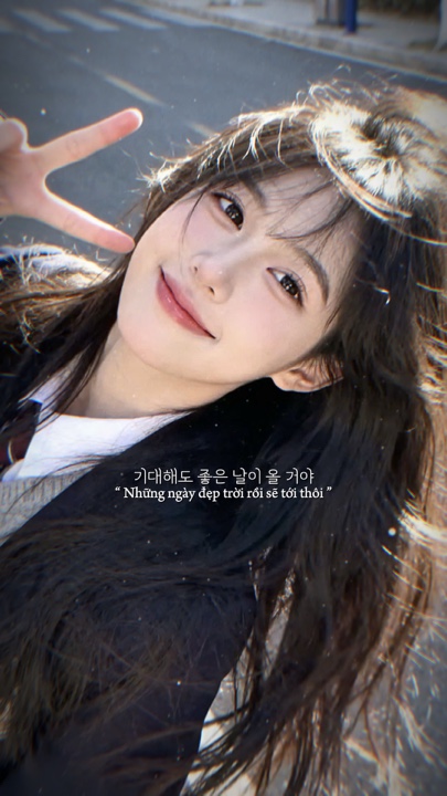 Gigit Bibir Bawah Saya