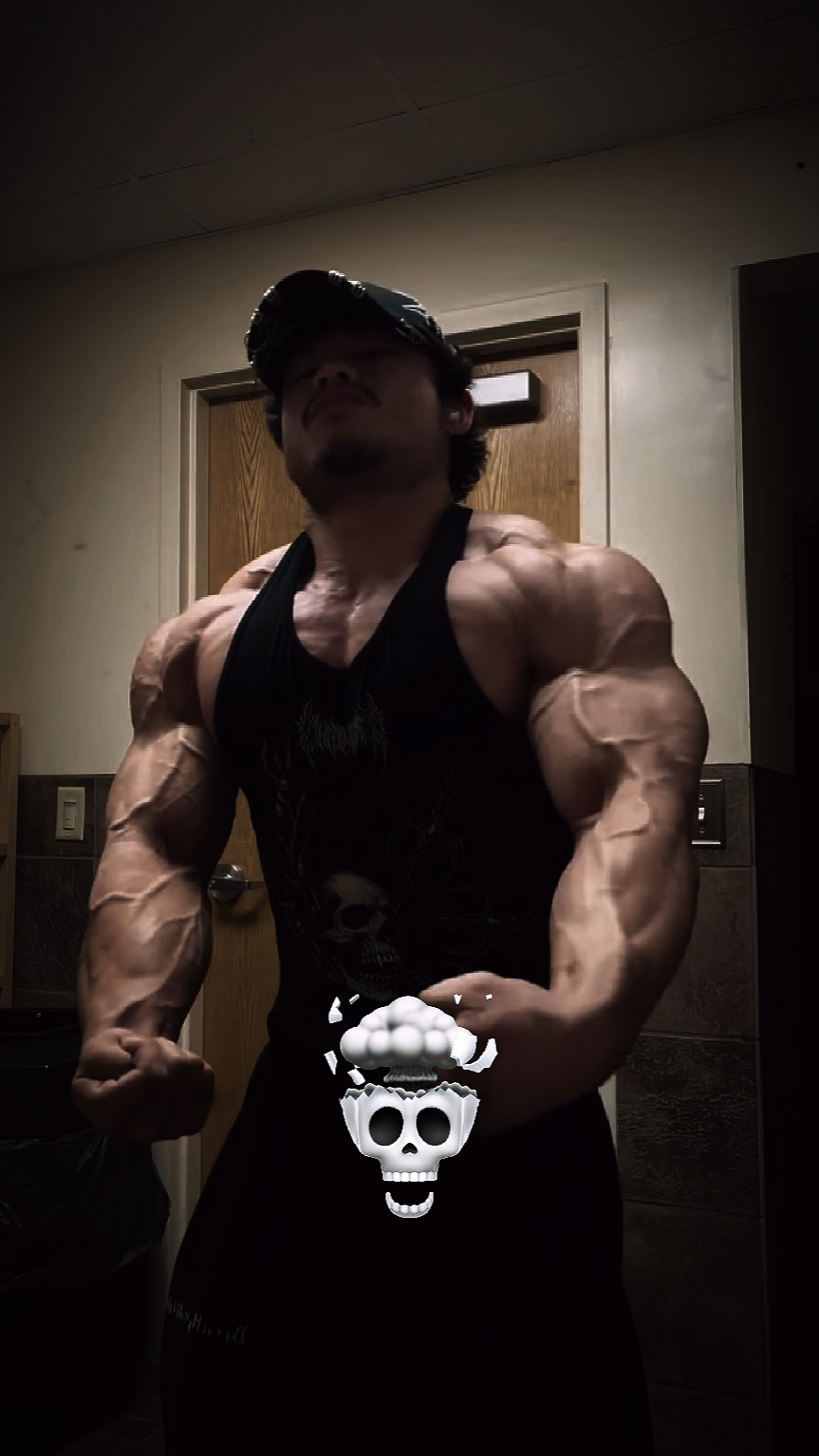 Fitnessstudio Schädelgesicht
