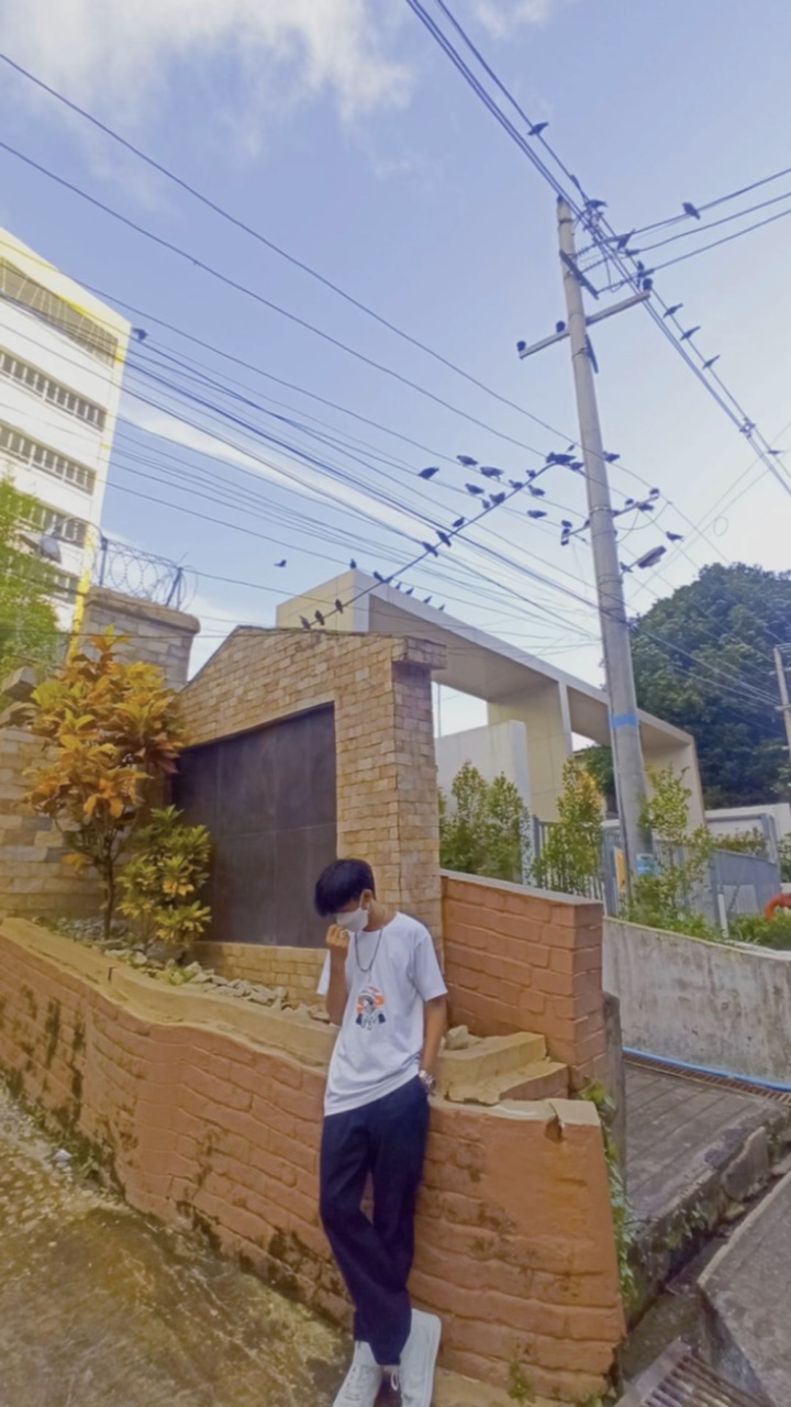 မီးပုံရိူ့မယ့်ကောင် နေဝင်း