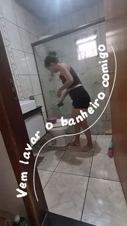 Lavando o Banheiro 
