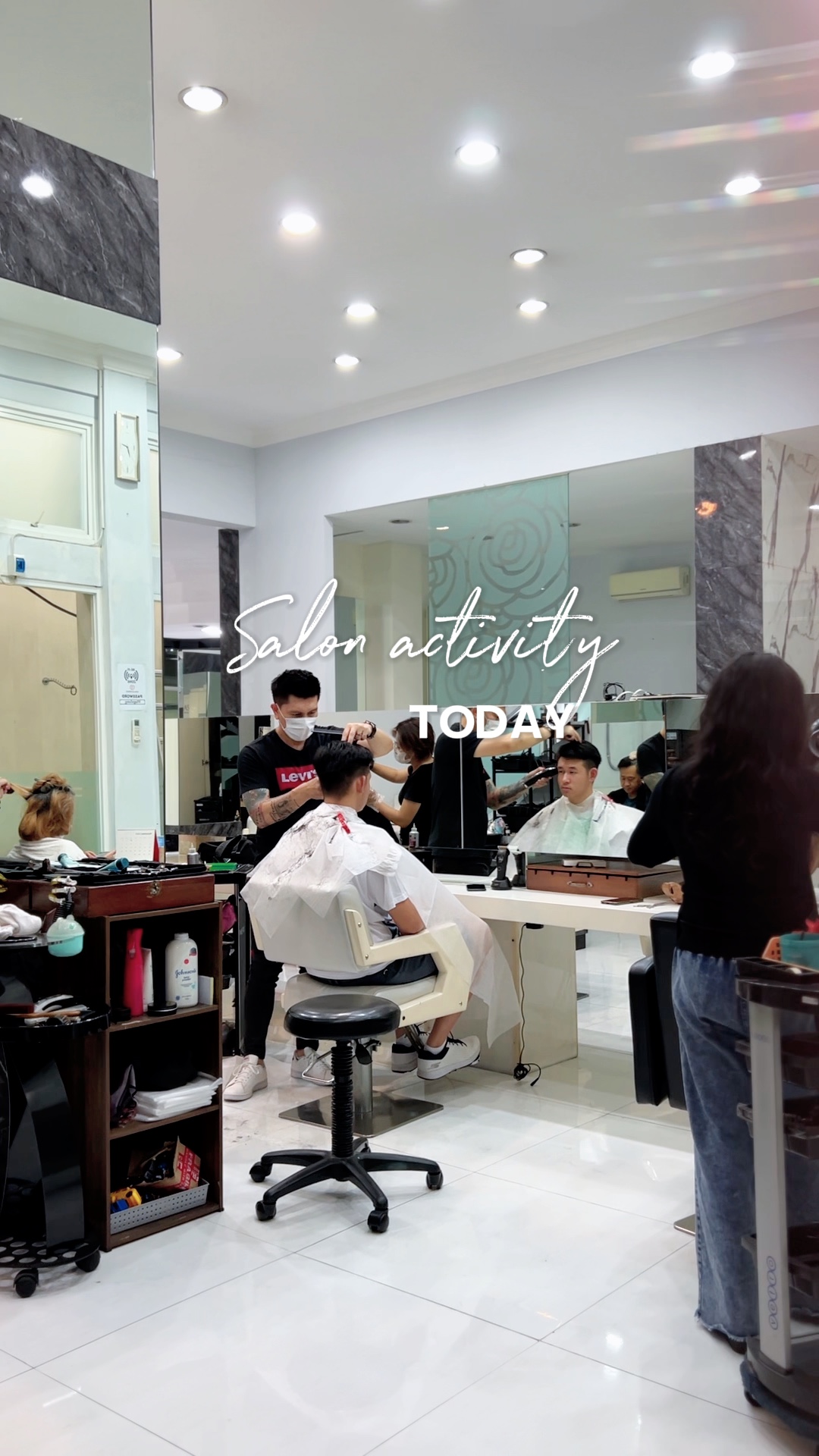 Aktivitas salon