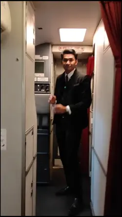 prank naik pesawat 