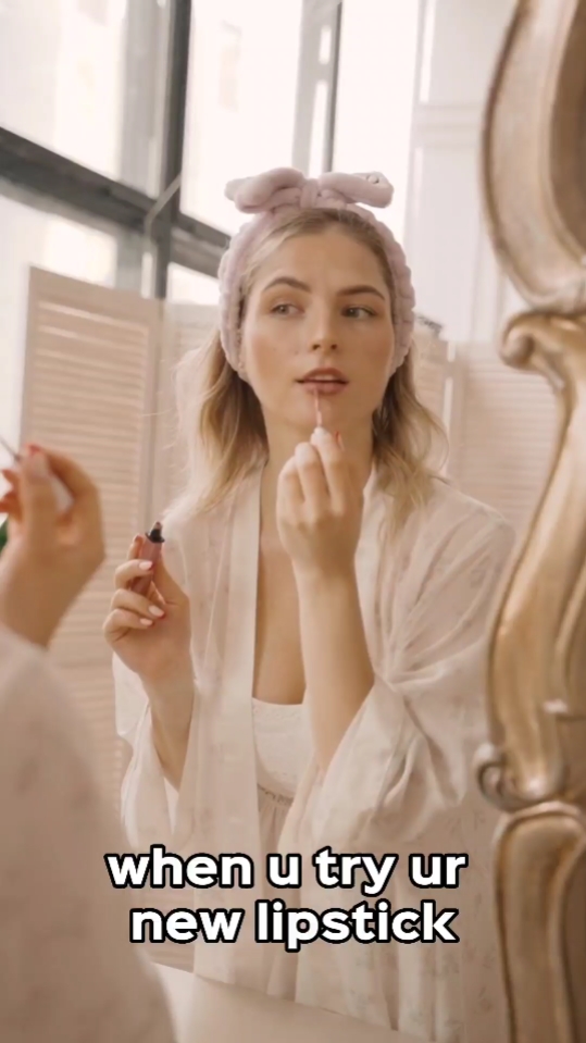Affichage des produits de beauté et de soins personnels Beating Match Tik Tok Style POV plus rapide 