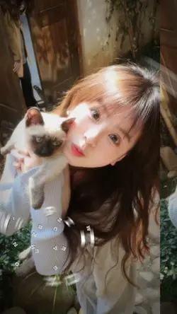 ANH LÀ AI × DLYEN