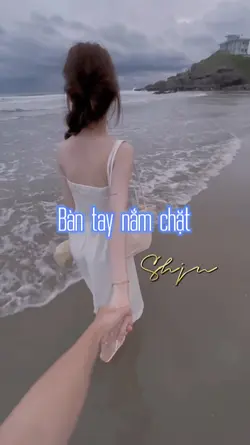 Bàn tay nắm chặt