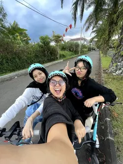 cerita kita tak jauh