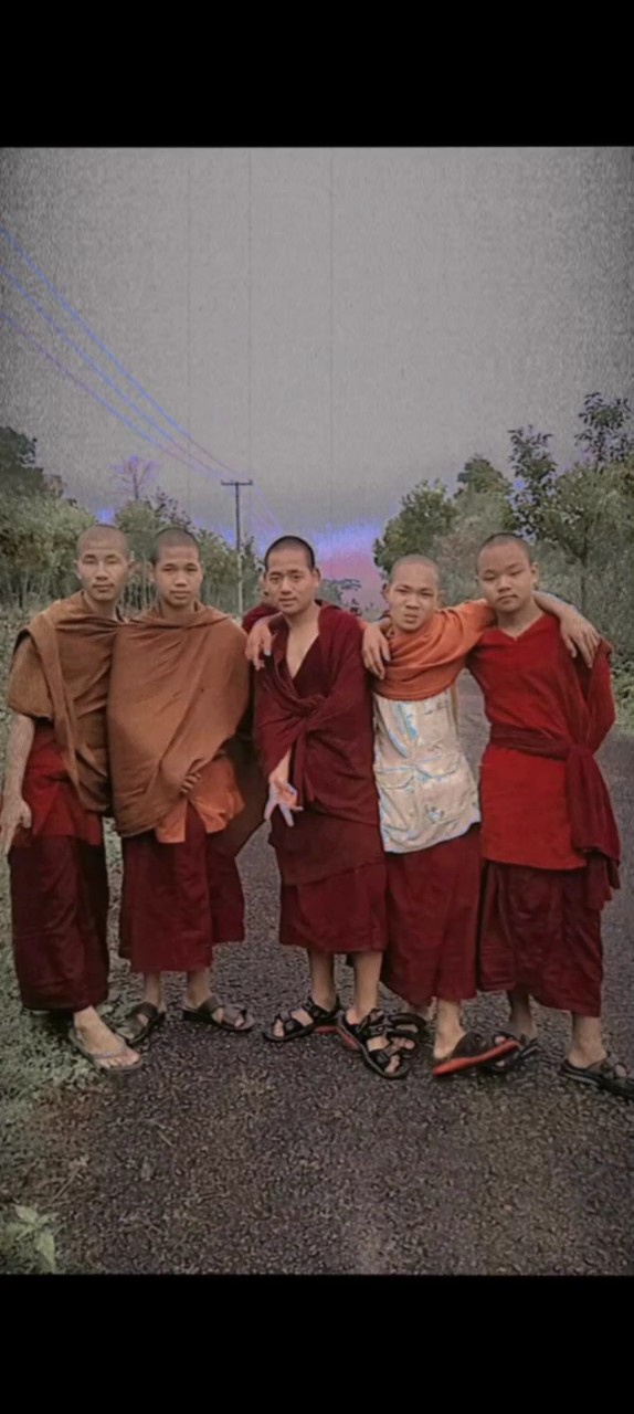 လြမ္းတယ္ေနာ္