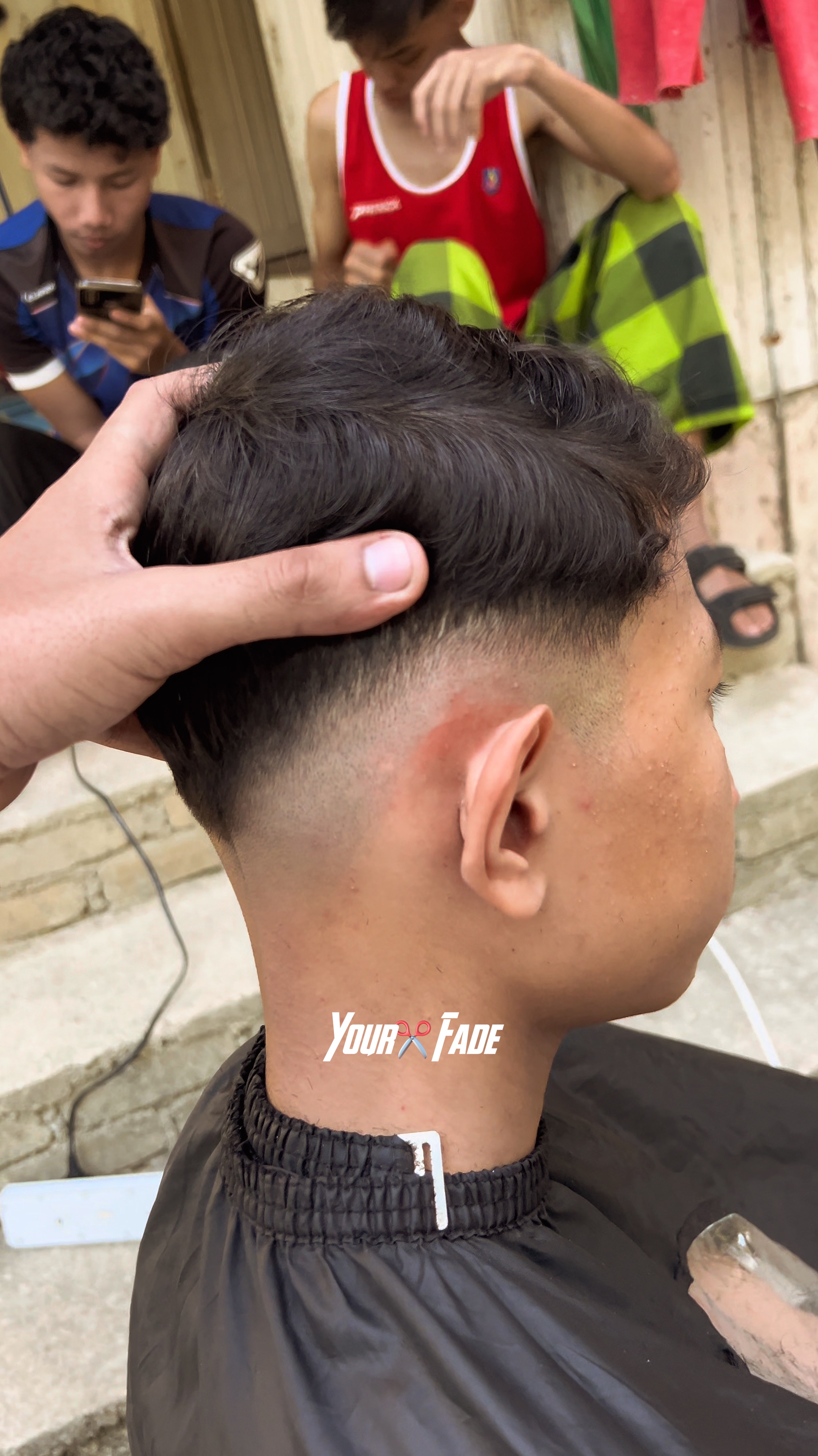 COUPE DE CHEVEUX