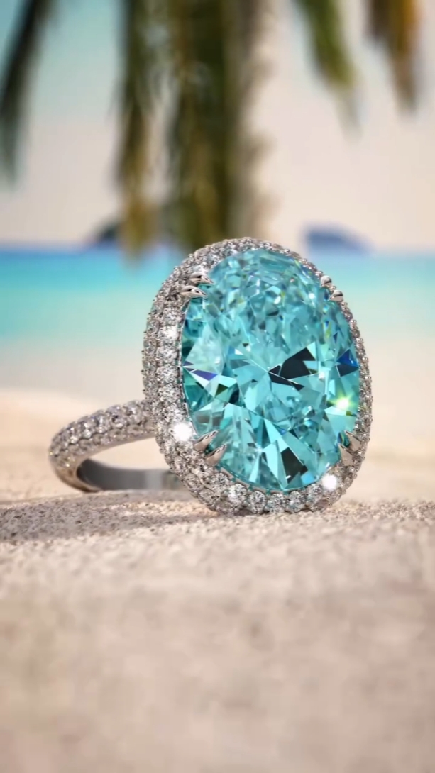 Emerald Luxury Ring