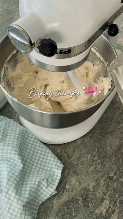 Horneando galletas ˚.🎀⋆