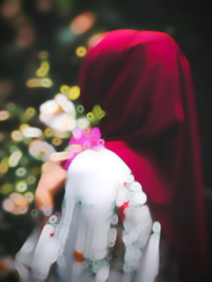 যখন আমাকে কেউ বলে 