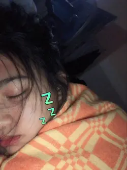 pose tidur lucu..