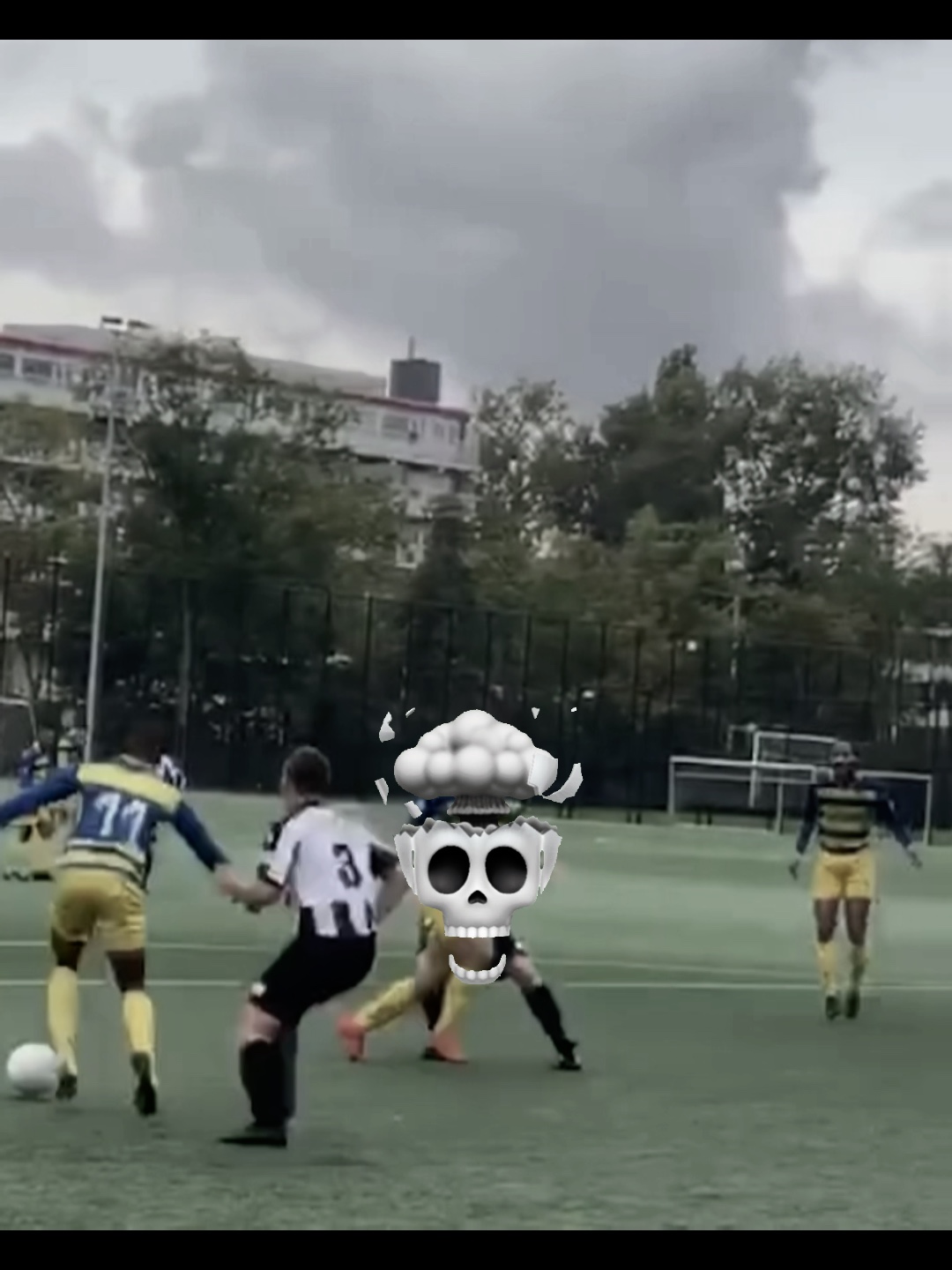 Street football ☠️