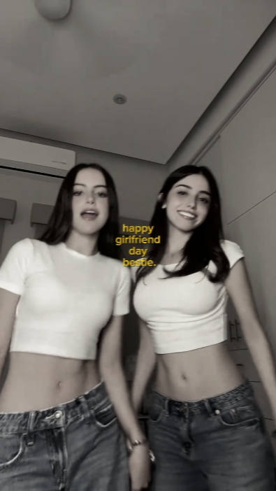 happy girlfriends da