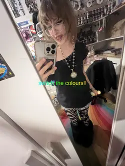 switch the colours!!