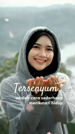 Tersenyum