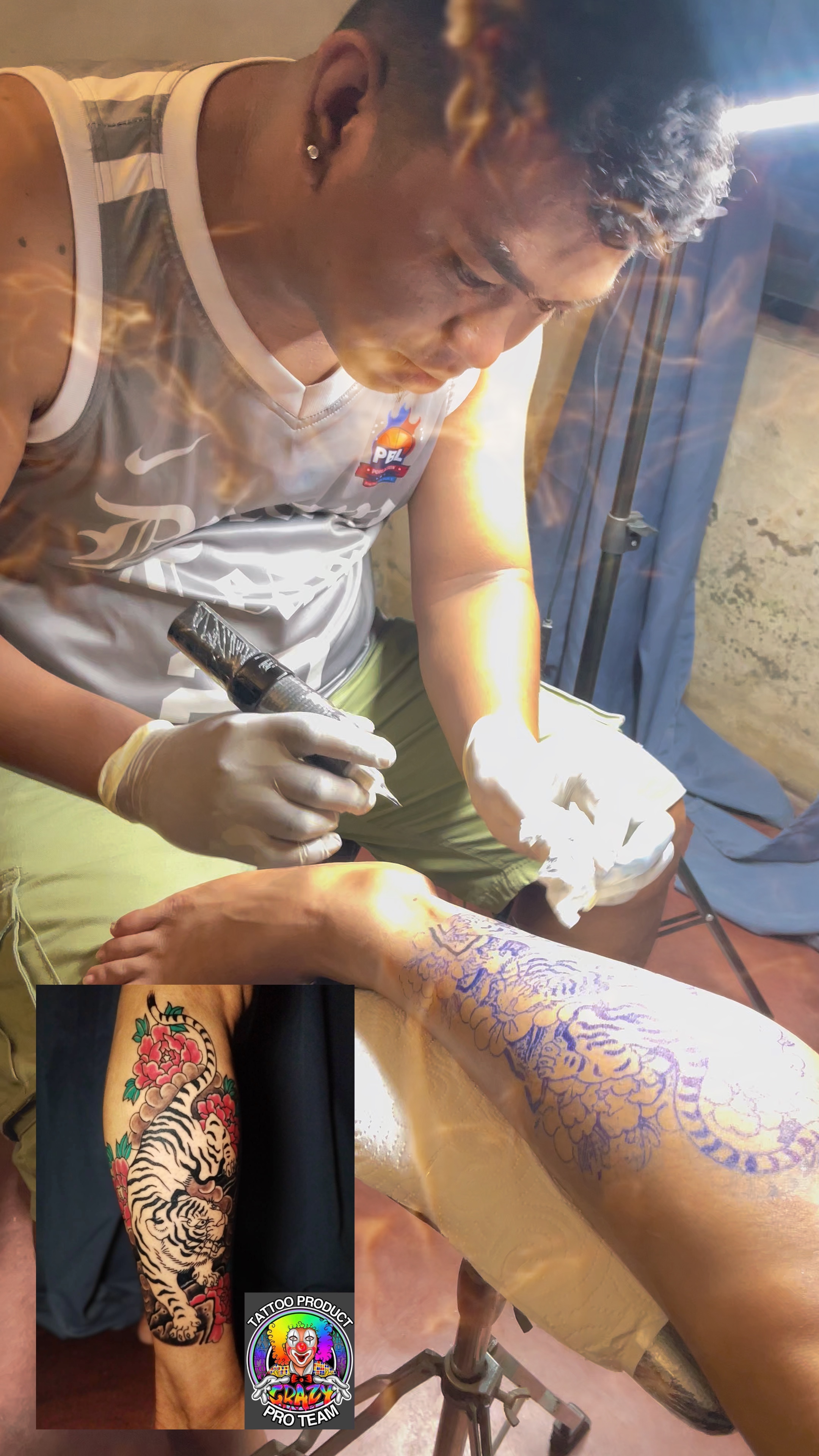 Sessão de tatuagem 