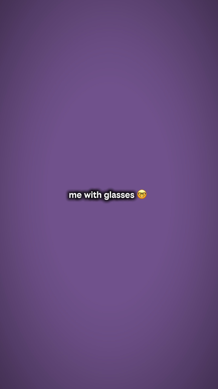 avec des lunettes 